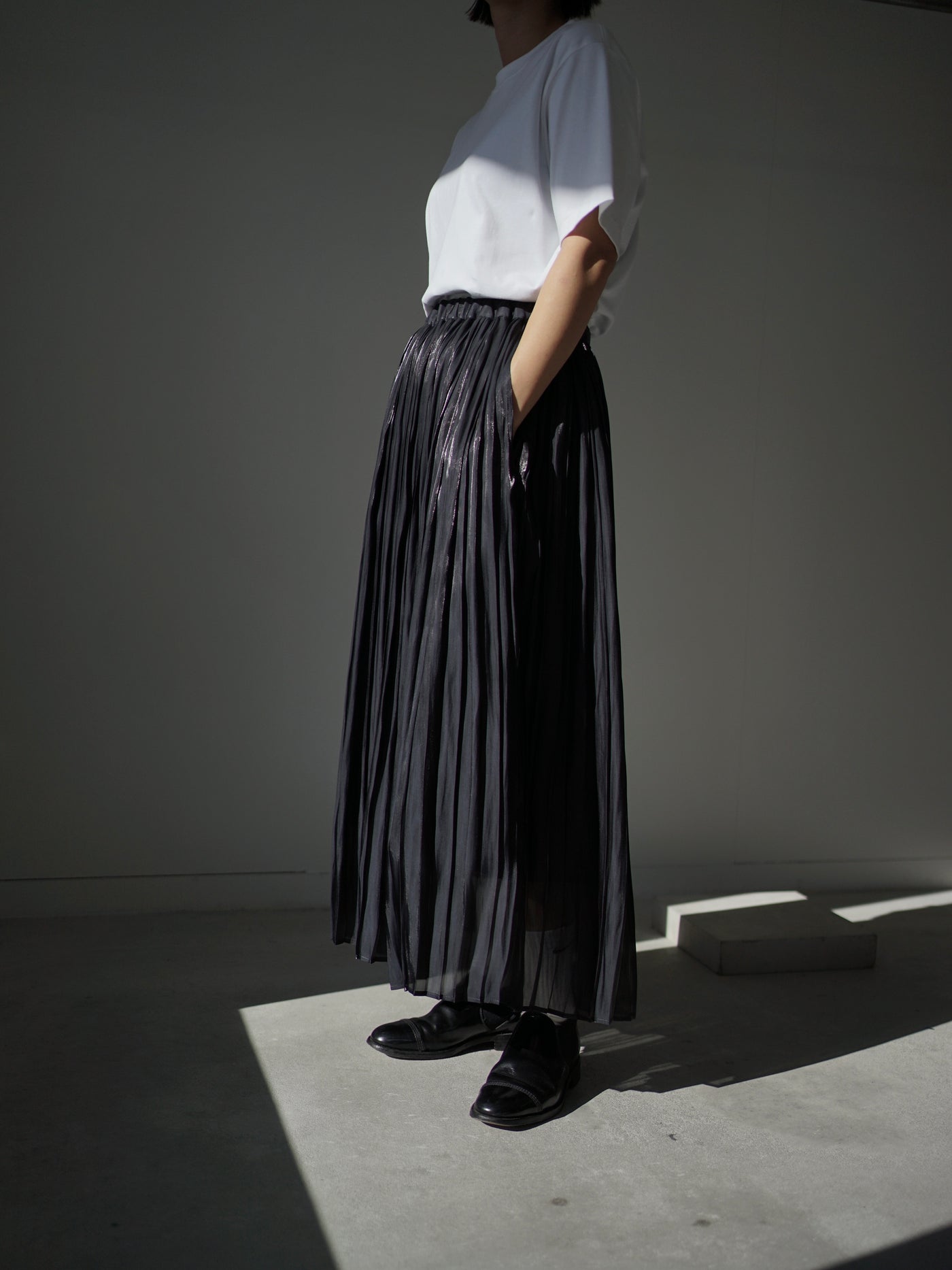 [Pre-order] Aurora cloth double side pleated skirt / black