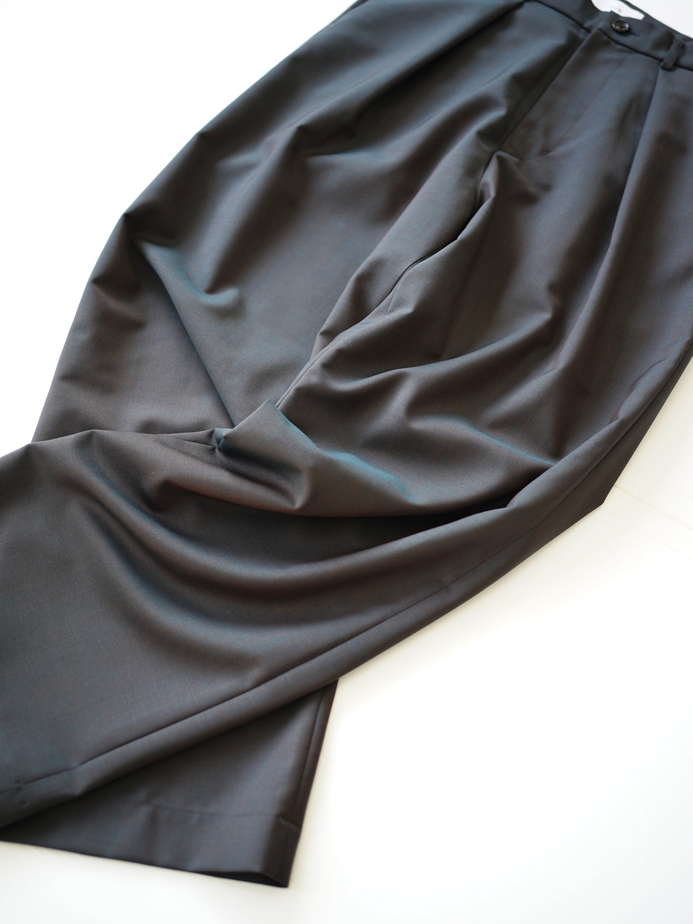 Wool & Kid mohair Tropical tuck slacks