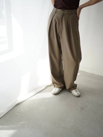 Super120`s wool twill tuck slacks