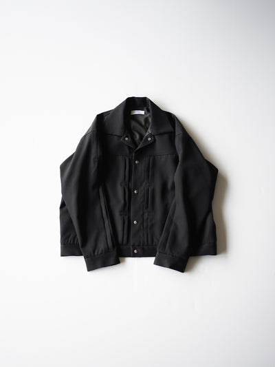 High density wool gabardine pleated jacket