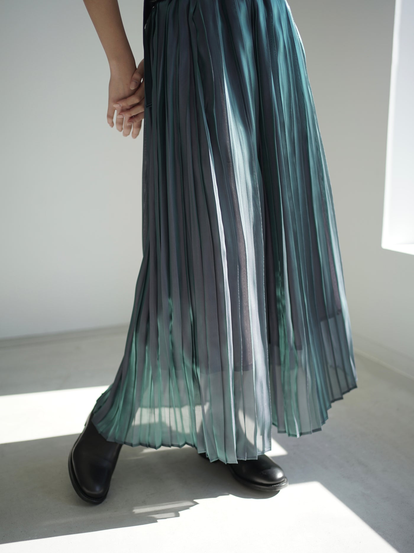 [Pre-order] Aurora cloth double side pleated skirt / emerald