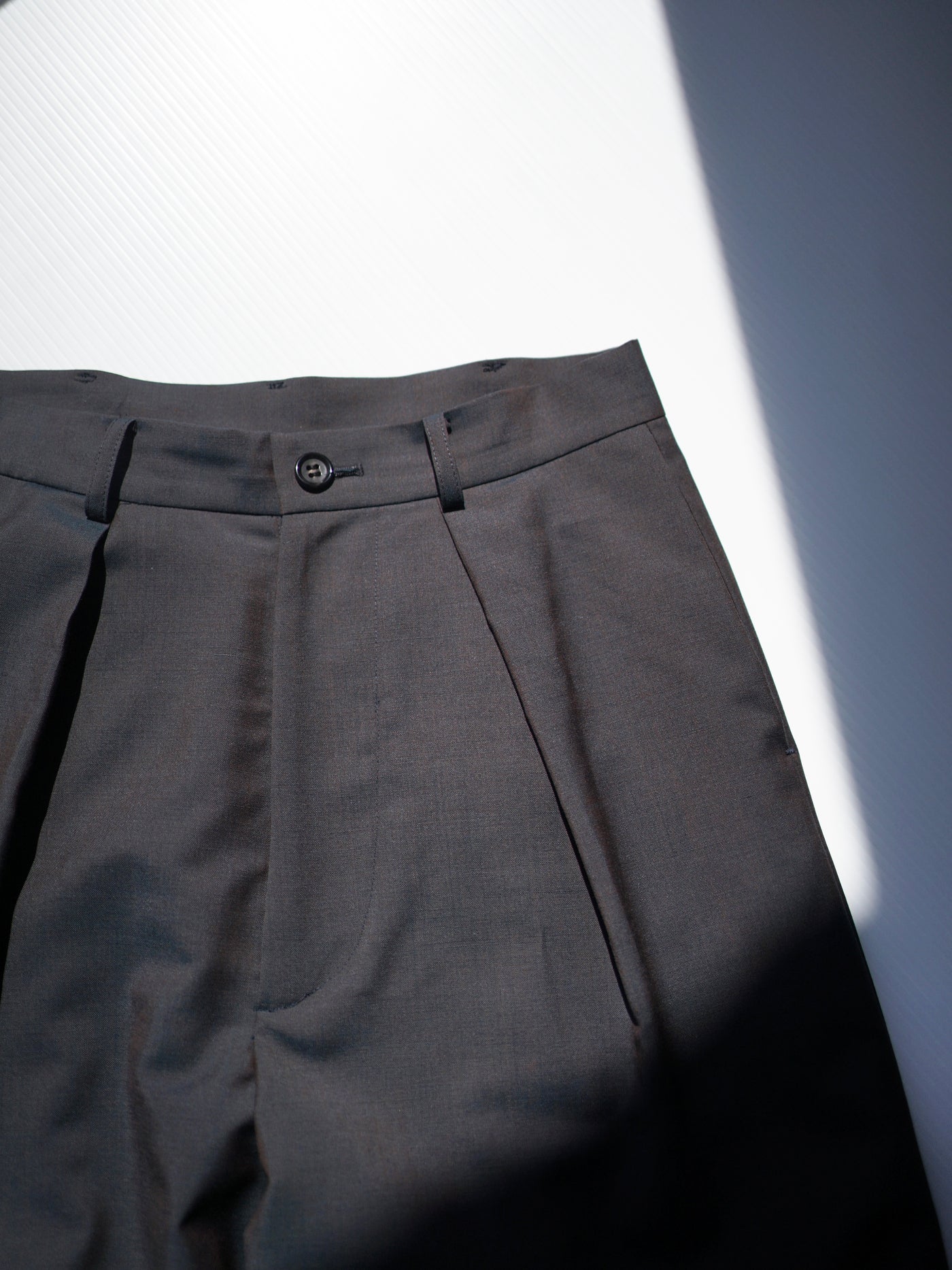 [Pre-order] Wool & Kid mohair Tropical tuck slacks