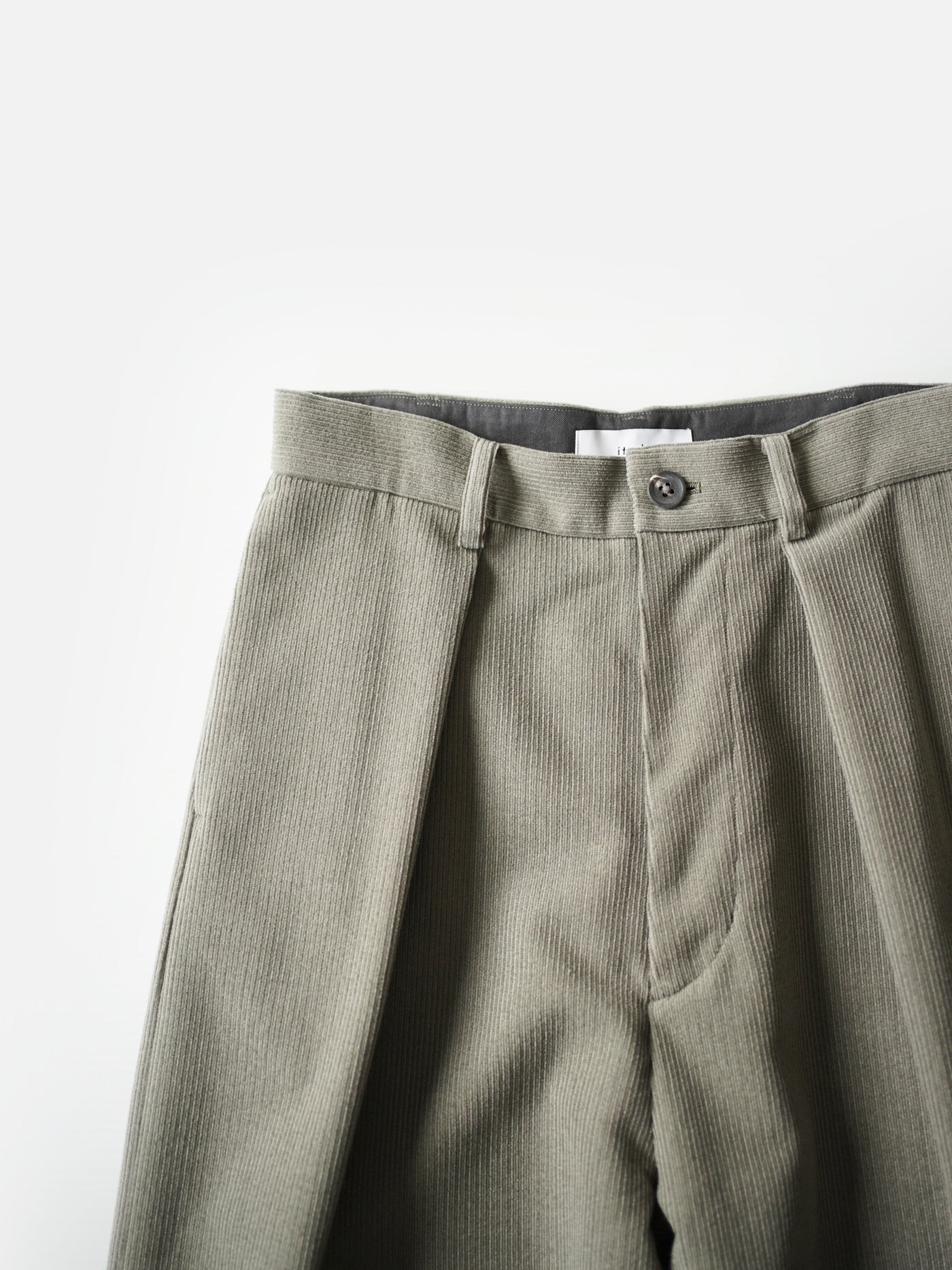 Wool & Cashmere corduroy tuck slacks