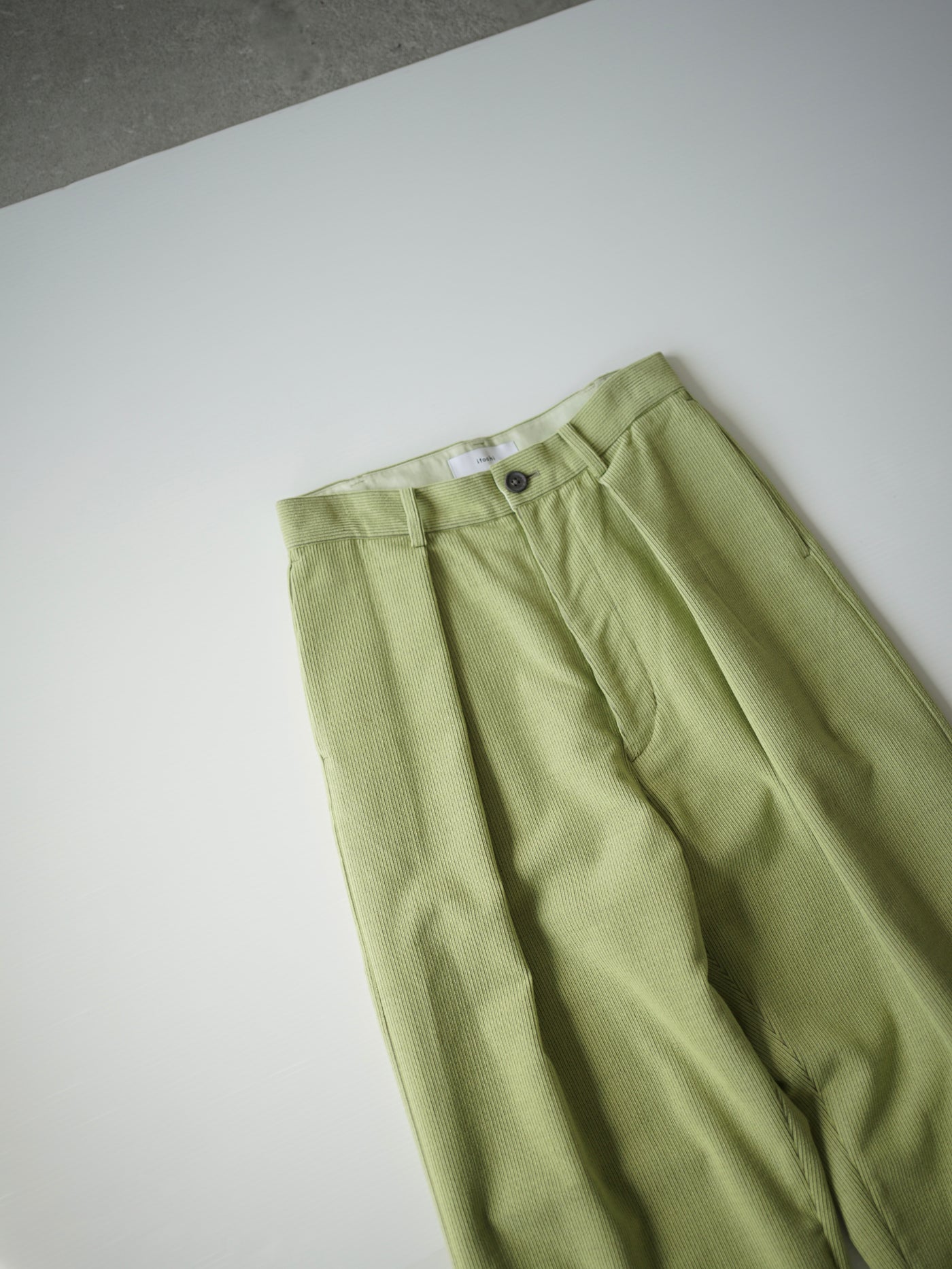 Wool & Cashmere corduroy tuck slacks