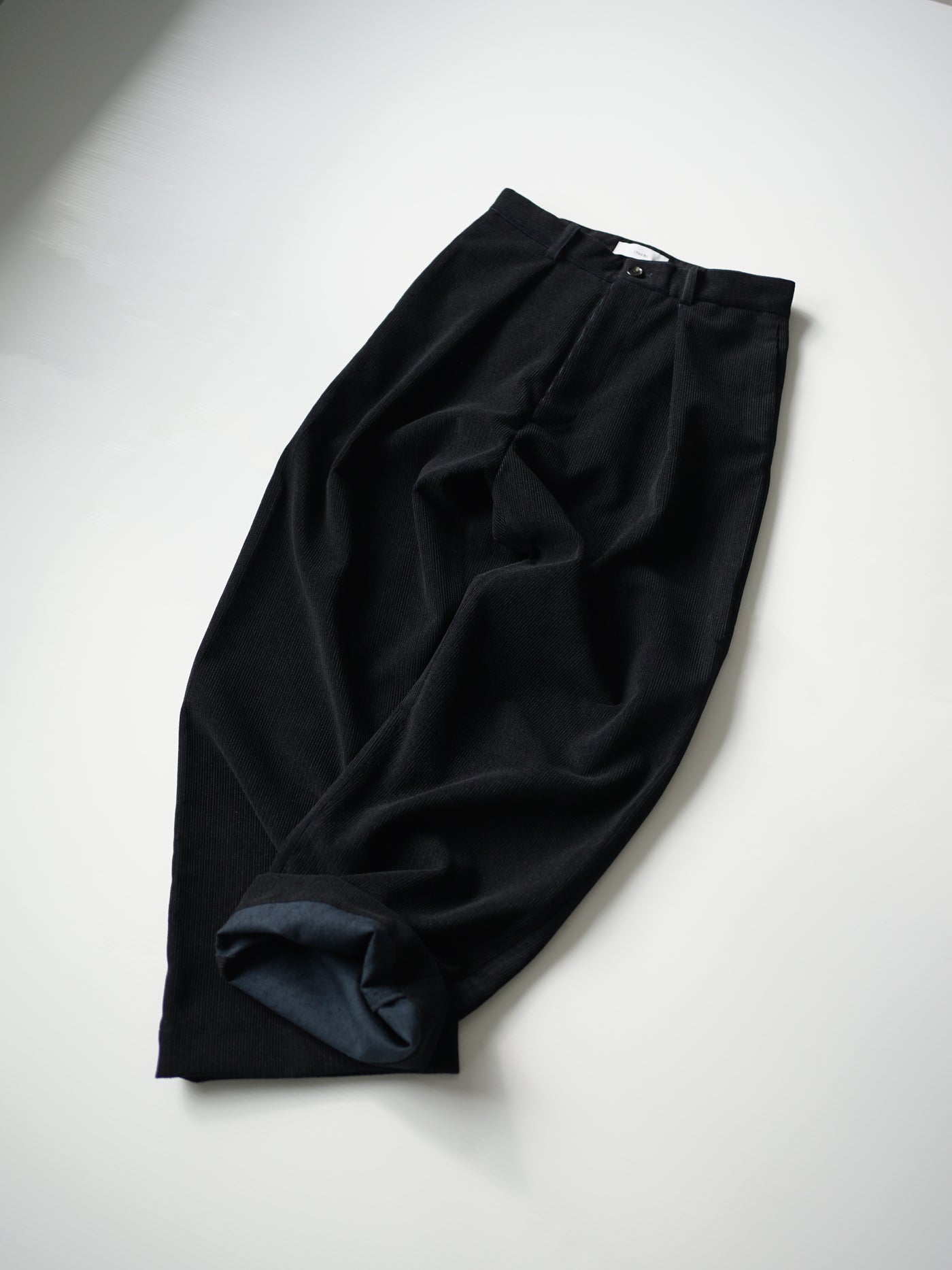 Wool & Cashmere corduroy tuck slacks